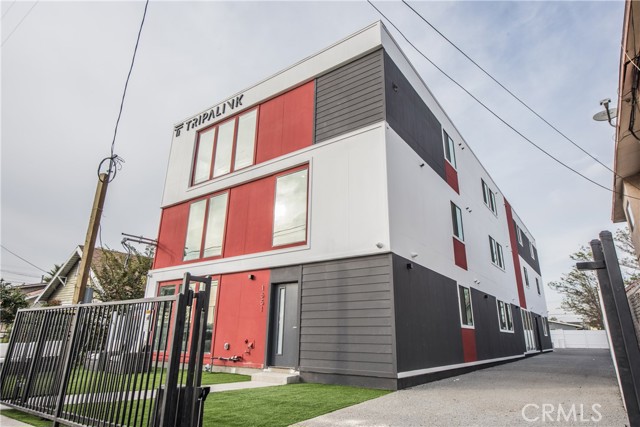 1651 W 37th Place Los Angeles, California Location location location! Blocks from USC Campus, this 31B31B almost brand new apartment building was built in 2020 by Tripalink Real Estate, an well known name in Los Angeles and also across the nation for building co-living communities near campuses. This apartment complex features 6 units. Each Unit has 5 bedroom and 5 full bath except for one unit has 6 bedroom and 6 bathroom. Total 31 Bedroom and 31 bathroom with 31 tenants, 100% occupied mostly USC students and young professionals working in the area. Seller offers to rent back for 5 to 10 years with a master lease and property management, so no vacancy for new owner and no property management hassles. 5% CAP RATE. Great opportunity for investors!