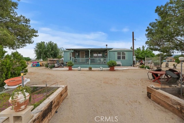 Detail Gallery Image 2 of 47 For 4769 Victor, Phelan,  CA 92371 - 3 Beds | 2 Baths