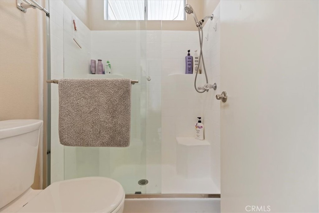 https://media.crmls.org/medias/3f5a8b93-b534-45d5-8c0c-5ba2bb161145.jpg?preset=X-Large