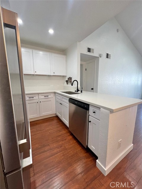 Detail Gallery Image 5 of 17 For 8801 Independence Ave #25,  Canoga Park,  CA 91304 - 1 Beds | 1 Baths