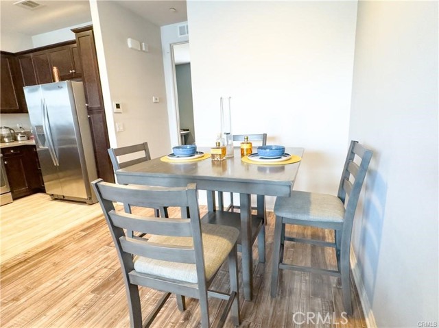 Detail Gallery Image 6 of 16 For 14124 W Pine Ln, Van Nuys,  CA 91405 - 3 Beds | 3 Baths