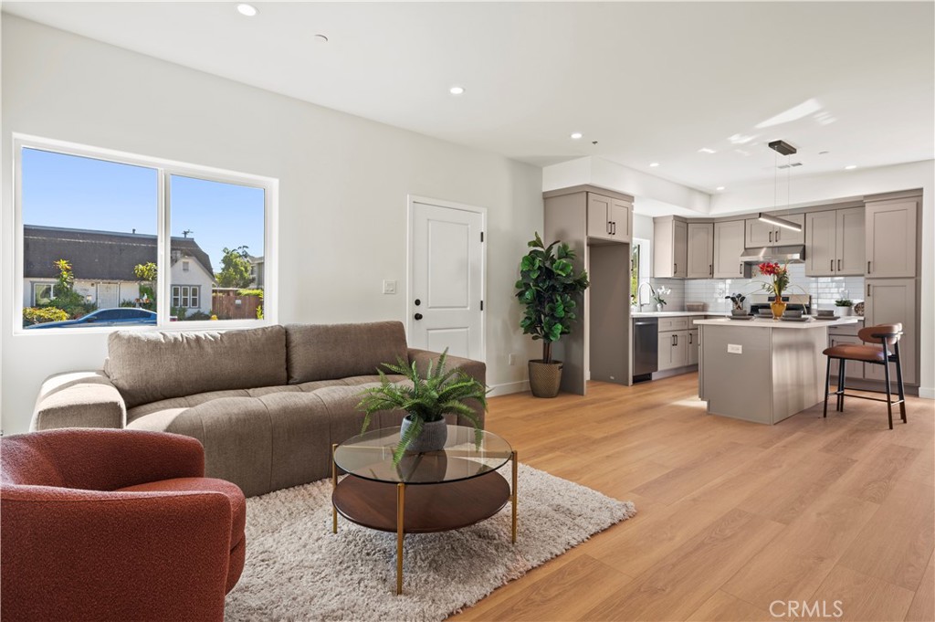 MLS #OC25253877 image #6