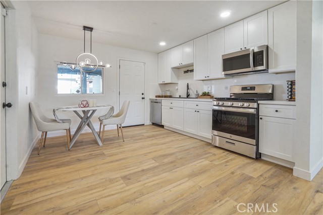 Detail Gallery Image 5 of 24 For 8283 Cornwall Ave, Rancho Cucamonga,  CA 91739 - 4 Beds | 2 Baths