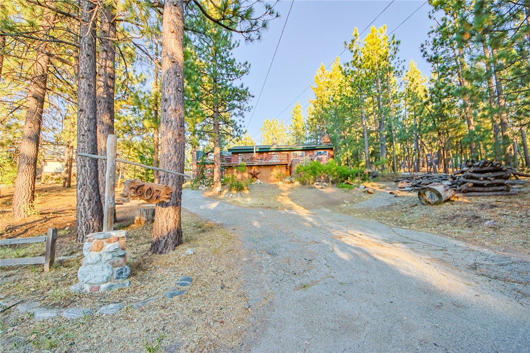 Detail Gallery Image 1 of 1 For 607 Highland Rd, Big Bear Lake,  CA 92315 - 3 Beds | 2/1 Baths