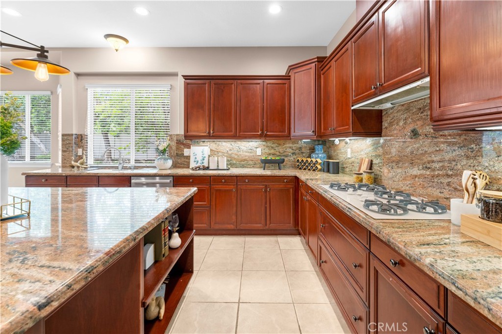 MLS #OC25258265 image #9