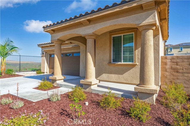 Detail Gallery Image 4 of 44 For 23798 Solaris Ct, Corona,  CA 92883 - 4 Beds | 3 Baths