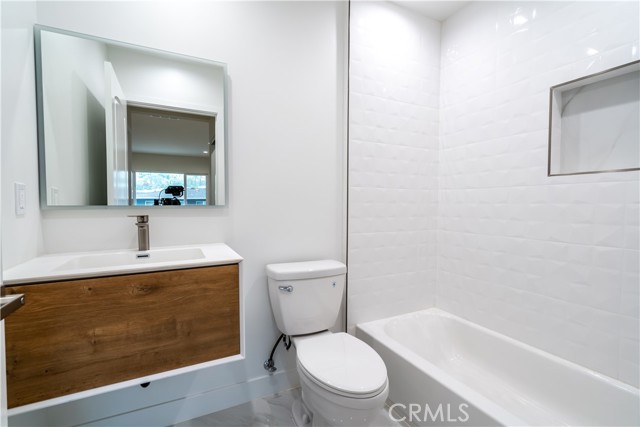 Detail Gallery Image 55 of 73 For 3362 Bellota, Los Angeles,  CA 90027 - 5 Beds | 5 Baths