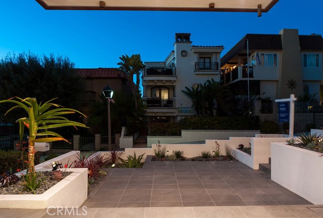 308 19th Street, Manhattan Beach, California 90266, 4 Bedrooms Bedrooms, ,4 BathroomsBathrooms,Residential,Sold,19th,SB17040816