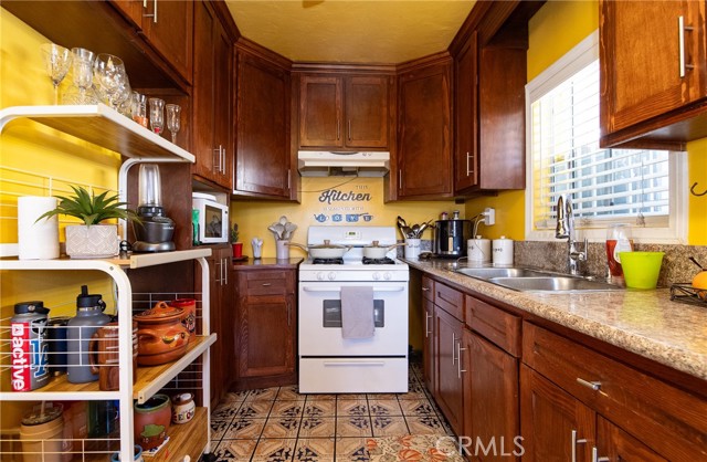 Detail Gallery Image 16 of 30 For 2121 E Shauer, Compton,  CA 90222 - 4 Beds | 2 Baths