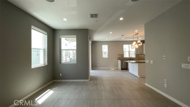 2296 Synergy, Irvine CA: https://media.crmls.org/medias/3f61b461-3a3a-4680-b294-4e648e212a51.jpg
