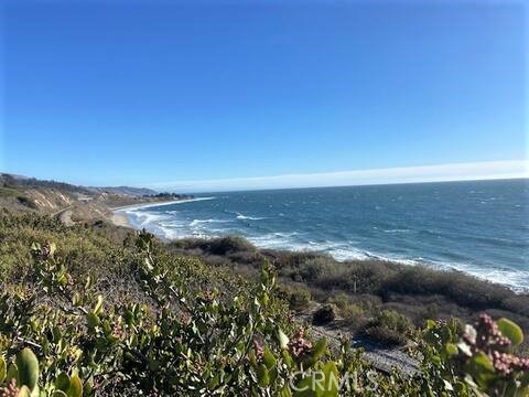 160 Ash Avenue, Carpinteria CA: https://media.crmls.org/medias/3f61f4e6-de24-4d0e-b9d8-0ee4381ed207.jpg