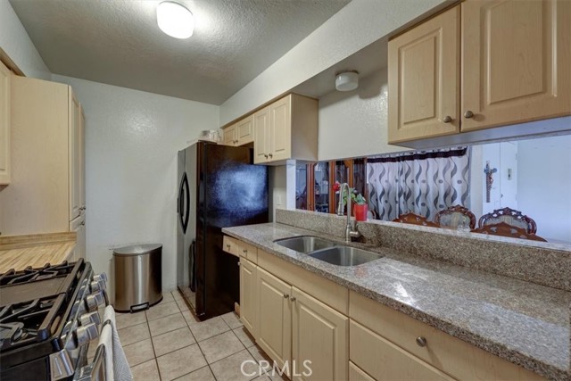 Detail Gallery Image 13 of 22 For 13927 Parkway Dr #65,  Garden Grove,  CA 92843 - 4 Beds | 2 Baths