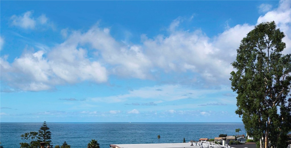 https://media.crmls.org/medias/3f629967-6891-4cb4-885c-e9a40eb4d11b.jpg?preset=X-Large