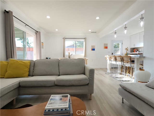 9272 Cerritos Avenue, Anaheim CA: https://media.crmls.org/medias/3f629de7-e635-4375-b249-1b71dff09228.jpg