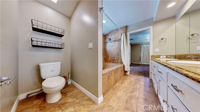 15460 Mandan Road, Apple Valley CA: https://media.crmls.org/medias/3f62dc6d-e3ad-4904-a93b-6d5b380884fa.jpg