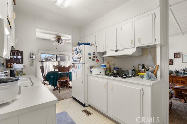 Detail Gallery Image 14 of 17 For 21851 Newland #260,  Huntington Beach,  CA 92646 - 2 Beds | 2 Baths
