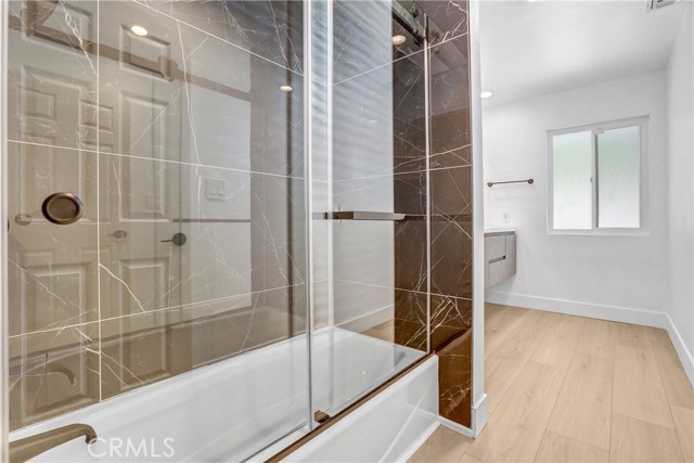 Detail Gallery Image 11 of 31 For 24045 Philiprimm St, Woodland Hills,  CA 91367 - 8 Beds | 5 Baths