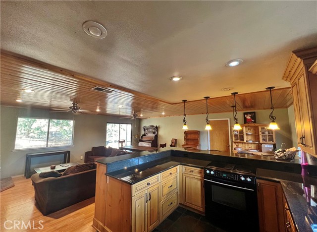 44293 Copper Creek Way, Coarsegold CA: https://media.crmls.org/medias/3f638c8d-99b6-4ea4-a1b6-ffb62f20499d.jpg