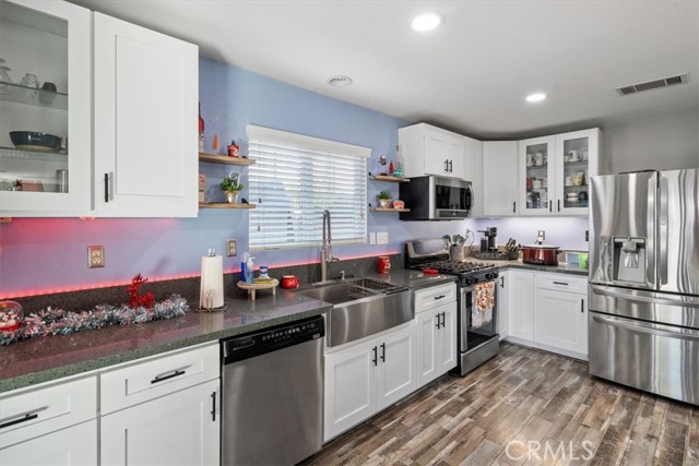 Detail Gallery Image 11 of 45 For 53011 Climber Ct, Lake Elsinore,  CA 92532 - 5 Beds | 3/1 Baths