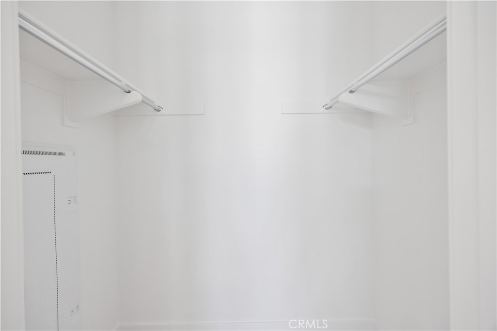https://media.crmls.org/medias/3f63b23e-81ae-4754-95a0-a43de4ad91f5.jpg?preset=X-Large
