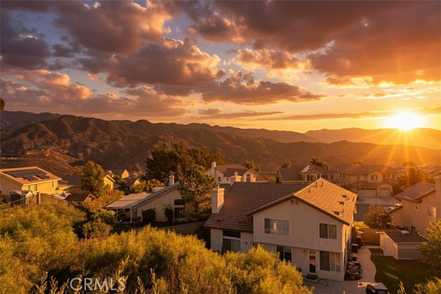 Detail Gallery Image 8 of 46 For 14218 Yellowstone Ln, Canyon Country,  CA 91387 - 6 Beds | 4 Baths