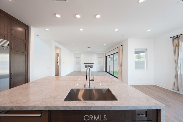 27554 Elderberry Dr, Valencia CA: https://media.crmls.org/medias/3f649661-f51c-4d81-a9b6-70d9af667c4e.jpg
