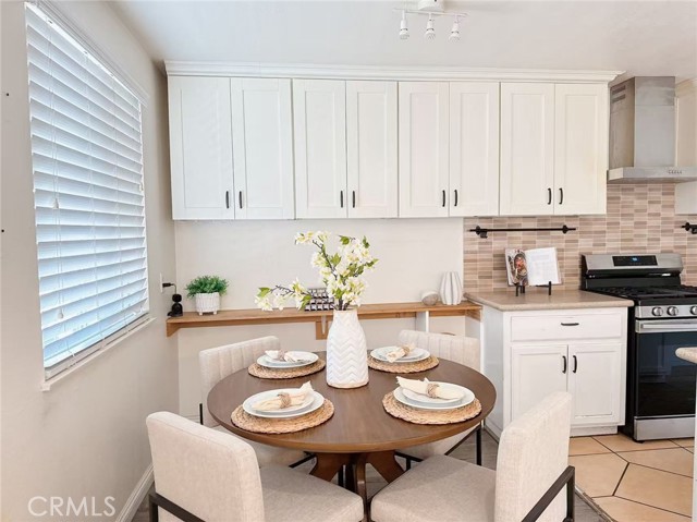 Detail Gallery Image 2 of 23 For 1915 W Palm Dr Dr, West Covina,  CA 91790 - 5 Beds | 2 Baths