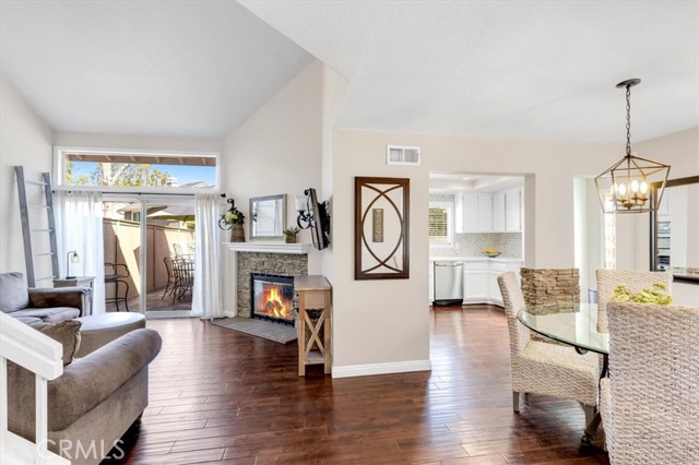 Detail Gallery Image 9 of 53 For 32 Silveroak, Aliso Viejo,  CA 92656 - 3 Beds | 2/1 Baths