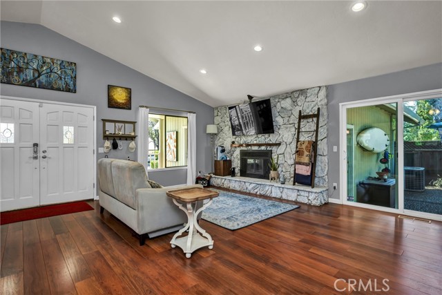 18682 North Shore Drive, Hidden Valley Lake CA: https://media.crmls.org/medias/3f653d96-dafd-4ef5-a686-a730288fade4.jpg