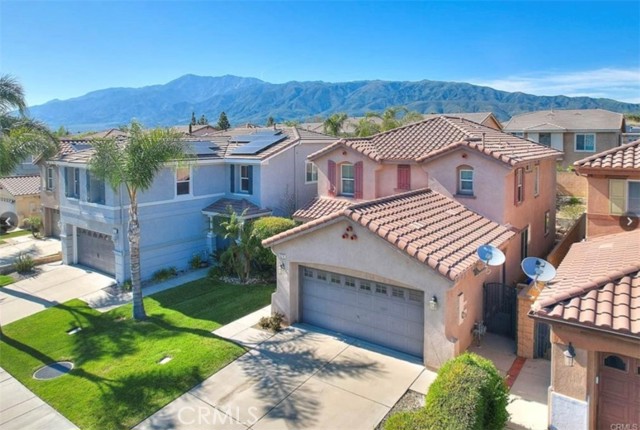 Detail Gallery Image 2 of 35 For 16278 Pablo Creek Ln, Fontana,  CA 92336 - 3 Beds | 2/1 Baths