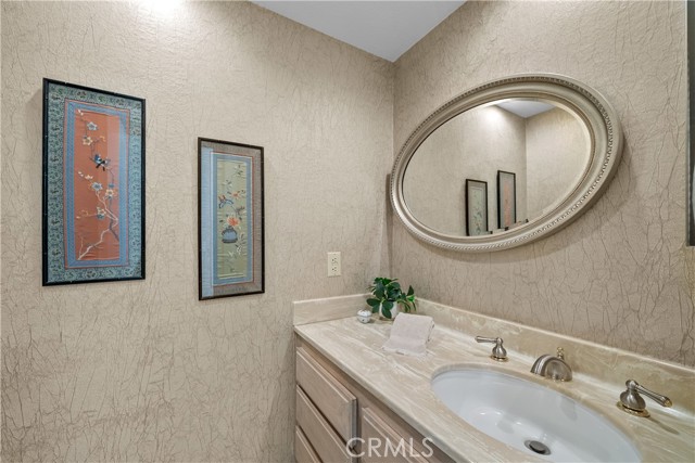 Detail Gallery Image 15 of 44 For 621 Westchester Ln, Thousand Oaks,  CA 91320 - 3 Beds | 2/1 Baths