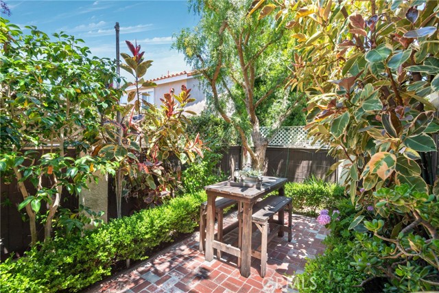2009 Curtis Avenue, Redondo Beach, California 90278, 3 Bedrooms Bedrooms, ,2 BathroomsBathrooms,Residential,Sold,Curtis,SB23122610