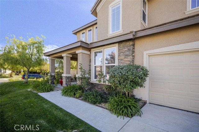 Detail Gallery Image 5 of 43 For 23806 Mission Puebla, Valencia,  CA 91354 - 5 Beds | 3/1 Baths