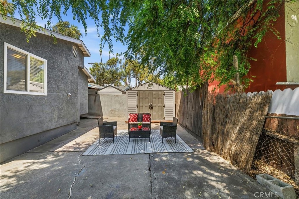 https://media.crmls.org/medias/3f66c98b-3249-47f4-b0e4-23186a2f6e1c.jpg?preset=X-Large