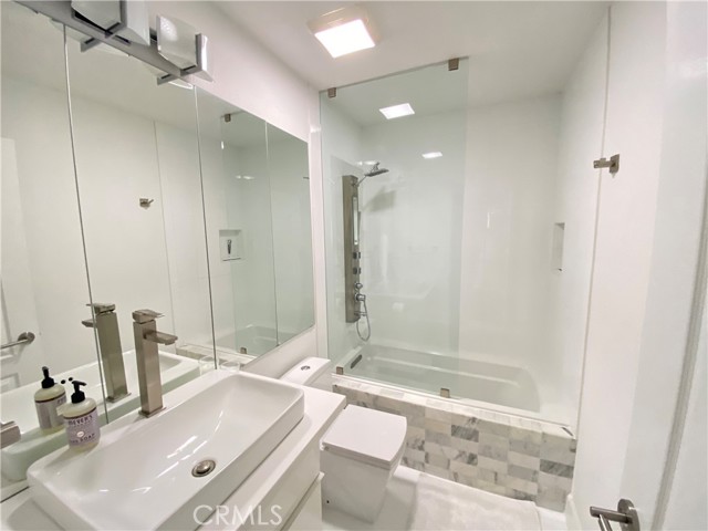 40 Anjou, Newport Coast CA: https://media.crmls.org/medias/3f6710c4-5aaa-4c3b-8e10-3b1766cf1bcb.jpg