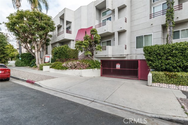 Detail Gallery Image 3 of 30 For 14631 Dickens St #7,  Sherman Oaks,  CA 91403 - 2 Beds | 2/1 Baths