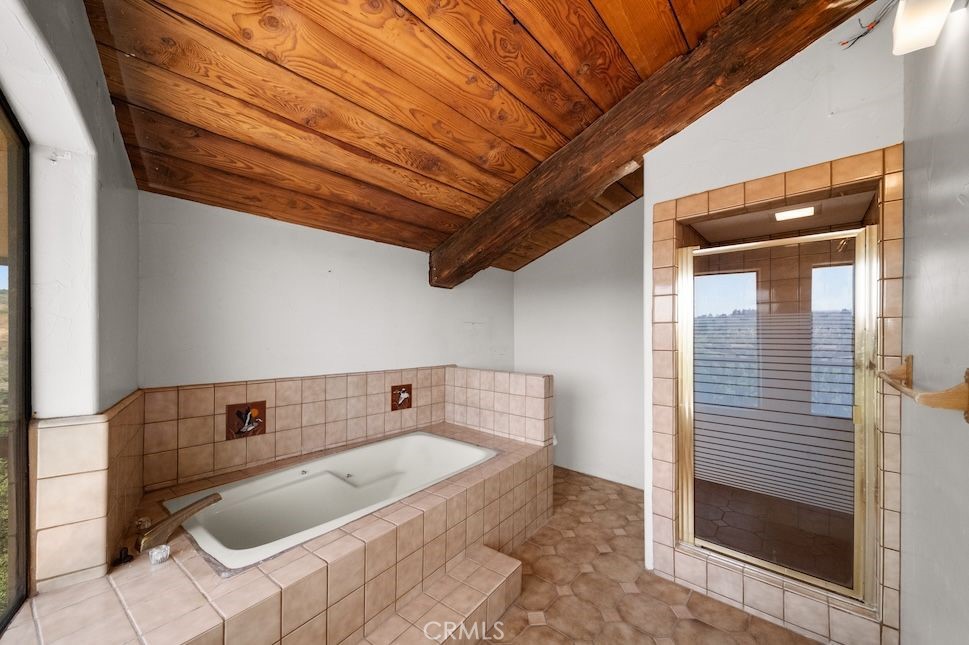 https://media.crmls.org/medias/3f676b38-a298-4d43-ab15-da7426a0dde2.jpg?preset=X-Large