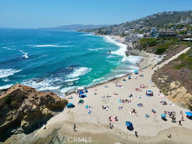 102 Blue Lagoon, Laguna Beach CA: https://media.crmls.org/medias/3f688411-dc3f-416f-a19e-339114ee5852.jpg