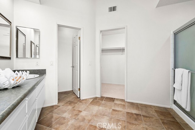 1055 S Sundance Drive, Anaheim Hills CA: https://media.crmls.org/medias/3f68bc31-55d1-4dff-963c-7e2e2849cef2.jpg
