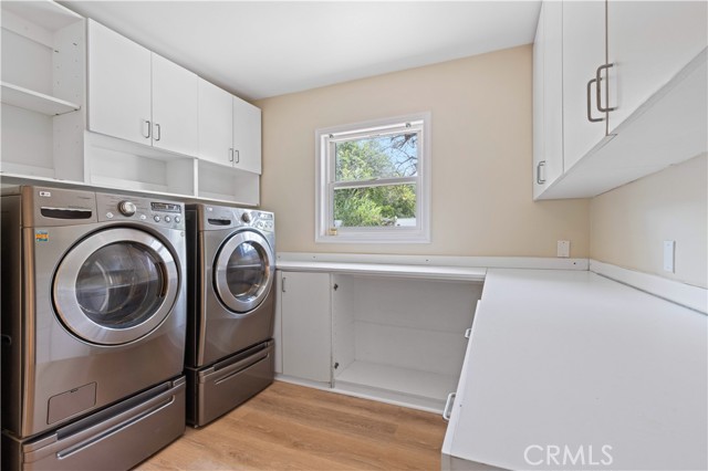 13405 Tiara Street, Valley Glen CA: https://media.crmls.org/medias/3f6920b1-9e0c-40f8-9460-7ab6b916d22c.jpg