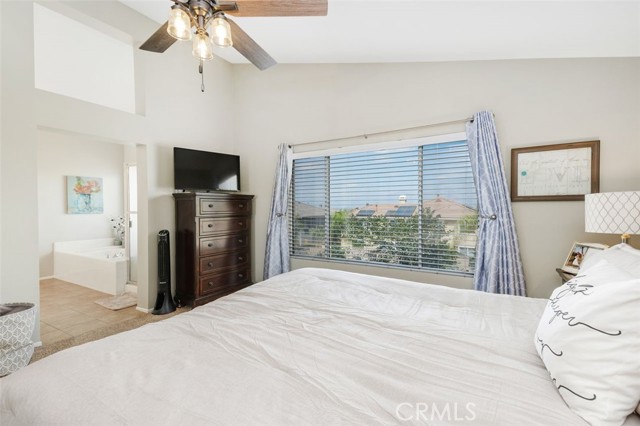 431 Redwing Drive, Corona CA: https://media.crmls.org/medias/3f69b0a0-901e-4e82-8b78-369185de1caf.jpg