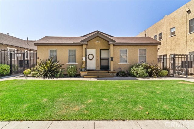 841 Cherry Avenue, Long Beach CA: https://media.crmls.org/medias/3f6a0024-5962-4217-a188-8d3a1f64968a.jpg
