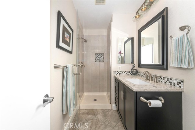 6786 Molokai Drive, Cypress CA: https://media.crmls.org/medias/3f6a3de3-72c0-4d60-91ad-82a06c98404f.jpg