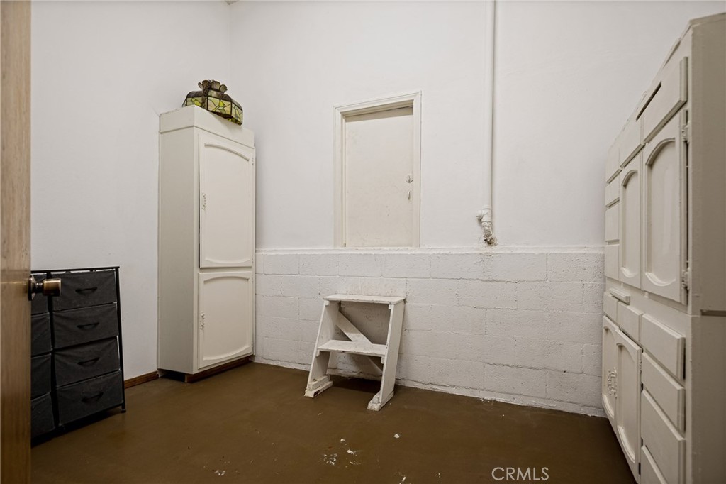 https://media.crmls.org/medias/3f6a94b4-8f6e-4e62-bd27-bcf0c9486a7c.jpg?preset=X-Large