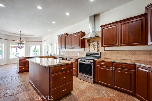 Detail Gallery Image 17 of 73 For 39555 Avenida Bonita, Murrieta,  CA 92562 - 5 Beds | 4 Baths