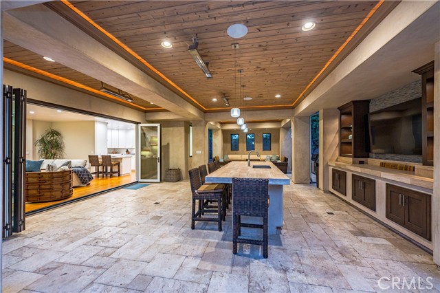 6561 Horseshoe Lane, Huntington Beach CA: https://media.crmls.org/medias/3f6abd6c-54bf-4a06-bab8-e80ac7c9c459.jpg