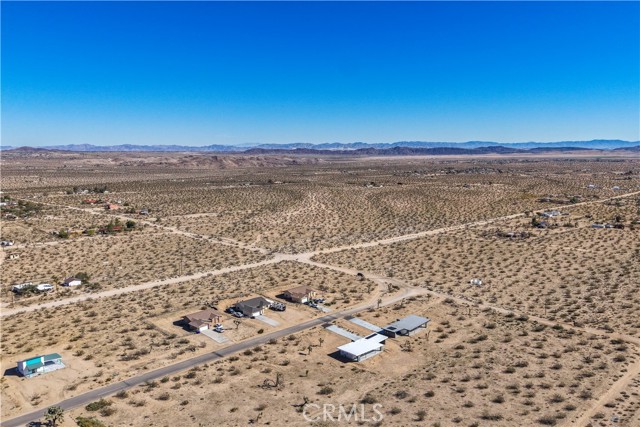 Detail Gallery Image 3 of 12 For 62439 Crestview Dr, Joshua Tree,  CA 92252 - – Beds | – Baths