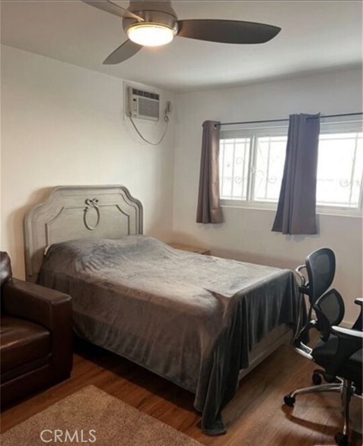 Detail Gallery Image 8 of 19 For 5232 Corteen Pl #7,  Valley Village,  CA 91607 - 2 Beds | 2 Baths