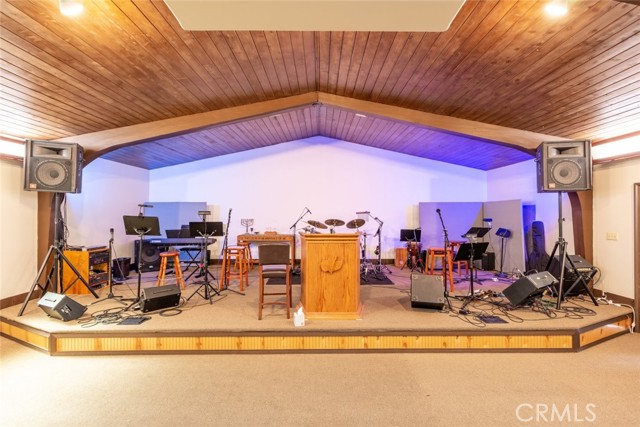 Image 3 of 4 For 10335 La Tuna Canyon Road