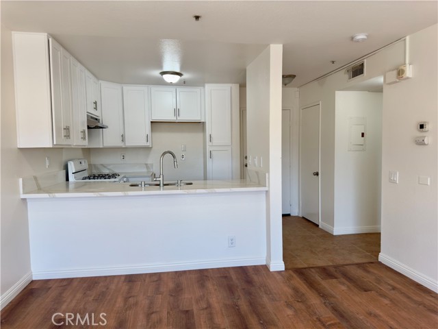 Detail Gallery Image 6 of 34 For 450 E 4th St #405,  Santa Ana,  CA 92701 - 1 Beds | 1 Baths